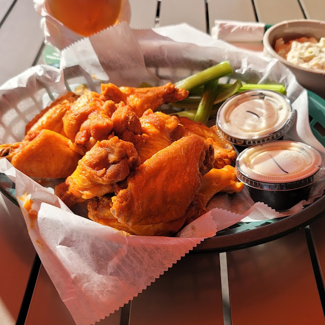 Fitzgerald's famous wings with sauce options